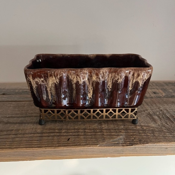 Vintage Ceramic Planter with Metal Stand - Picture 2 of 6